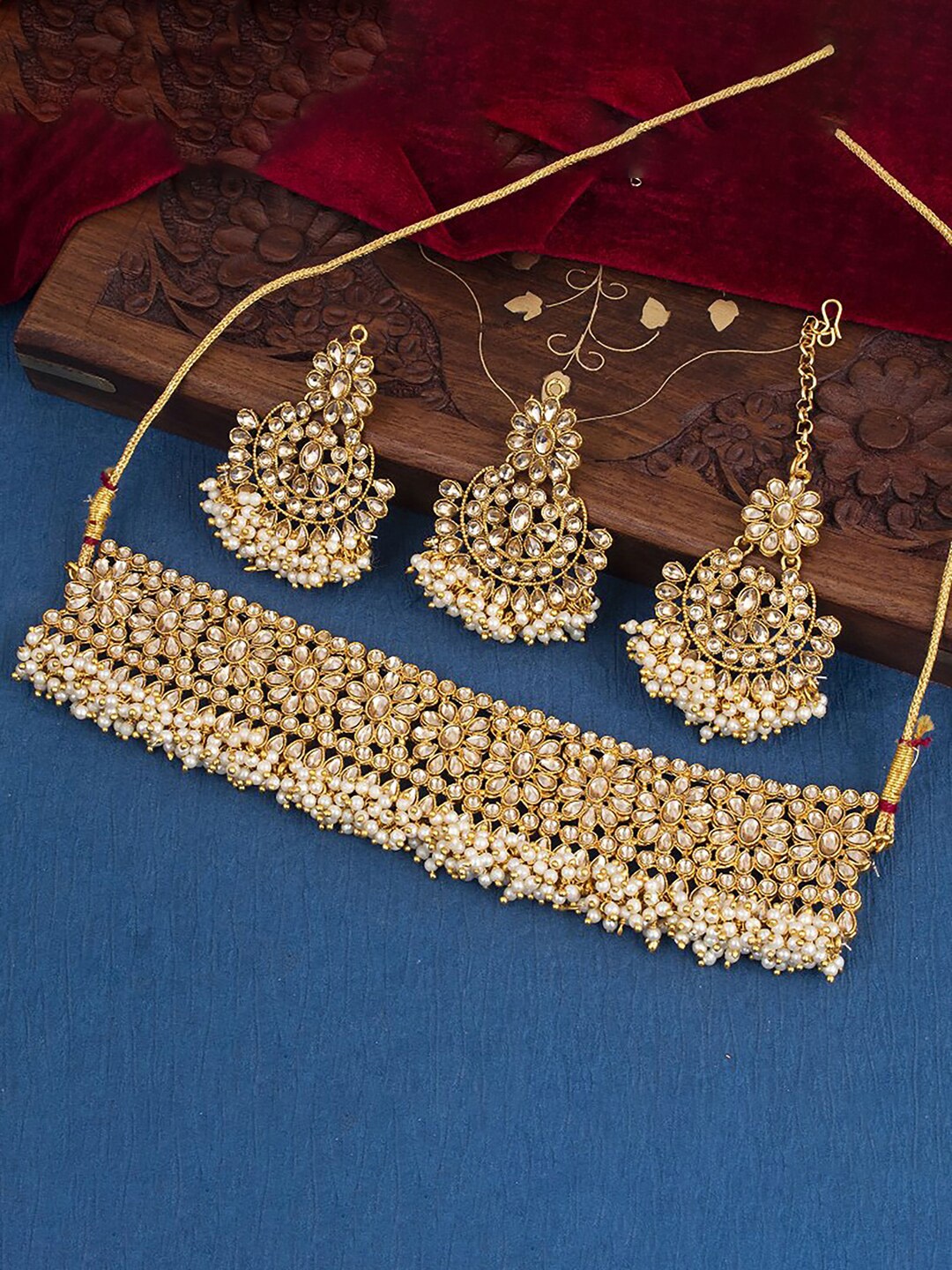 

Sukkhi Gold-Plated Kundan-Studded and Beaded Jewellery Set