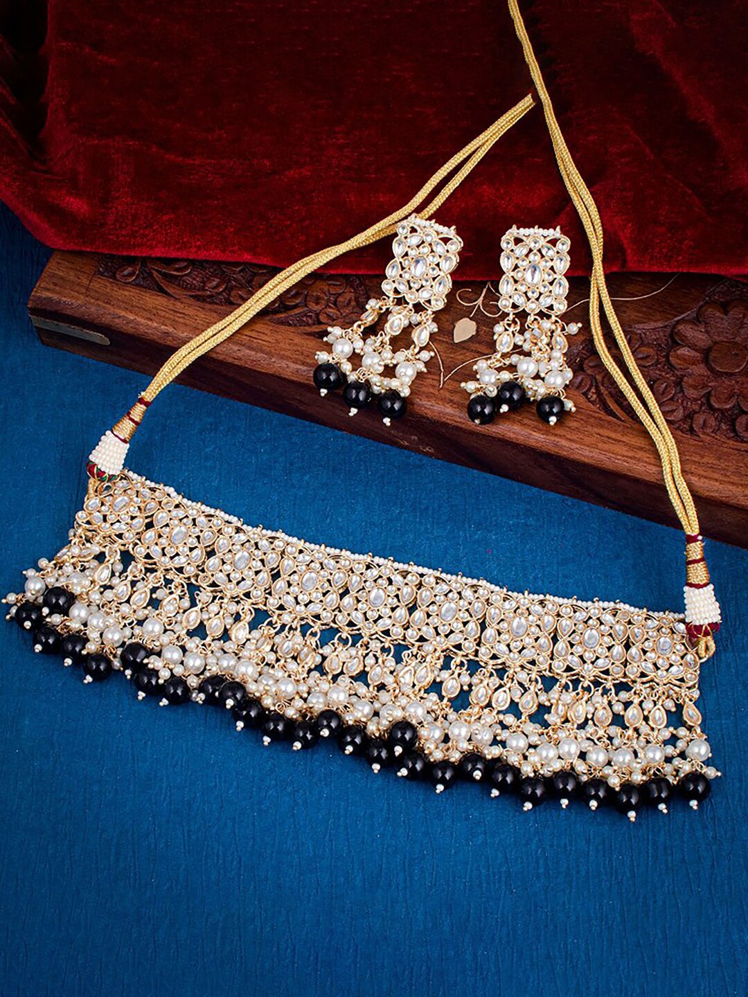 

Sukkhi Gold-Plated Kundan-Studded and Artificial-Beaded Jewellery Set