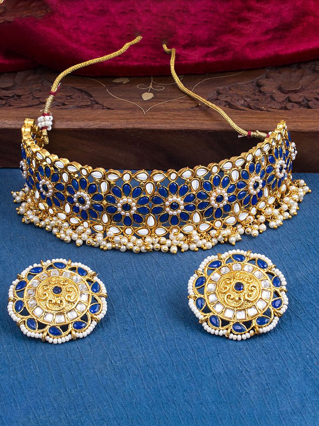 

Sukkhi Gold-Plated Kundan-Studded and beaded Jewellery Set