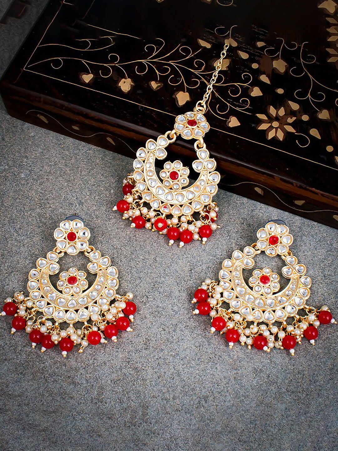

Sukkhi Gold-Plated Kundan-Studded Maang Tika and Earrings Jewellery Set