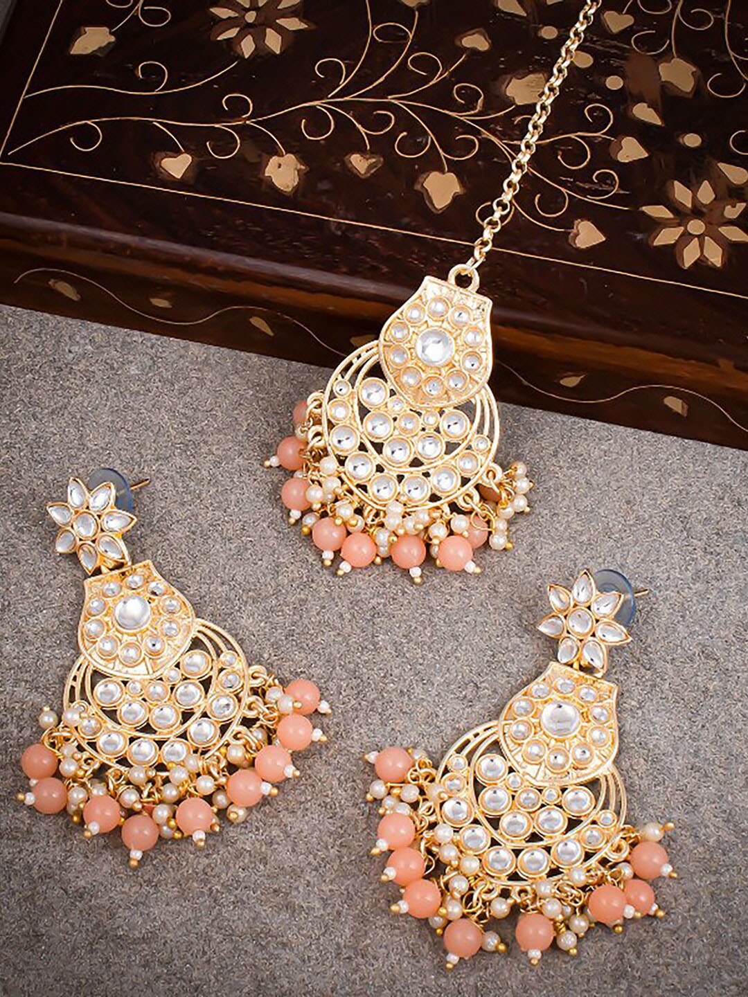 

Sukkhi Gold-Plated Kundan-Studded Jewellery Set