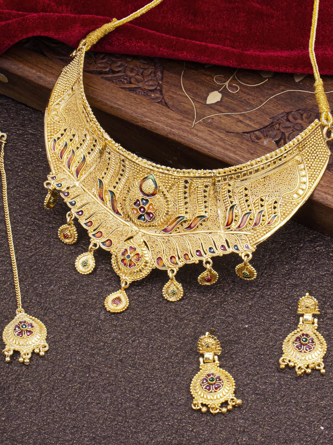 

Sukkhi Gold-Plated Jewellery Set