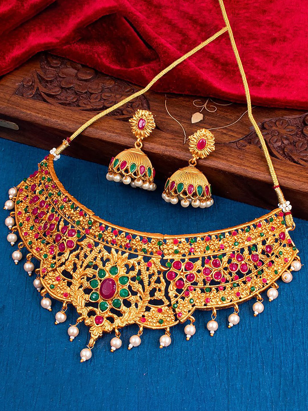 

Sukkhi Gold-Plated Kundan Studded Jewellery Set