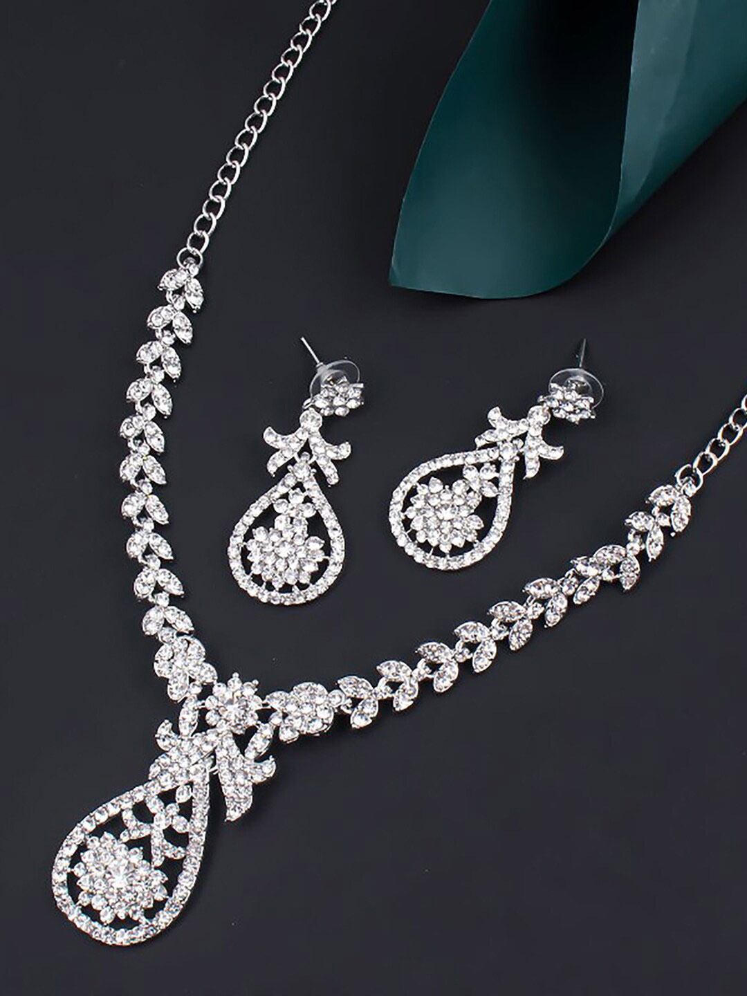 

Sukkhi Rhodium-Plated Stone-Studded Jewellery Set, Silver