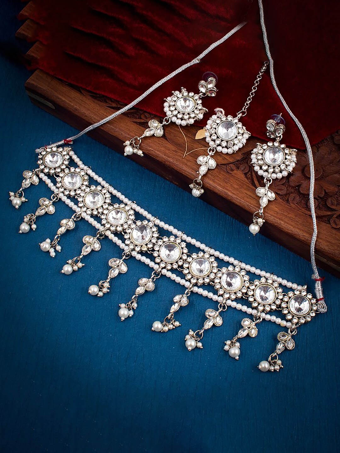 

Sukkhi Rhodium-Plated Stone-Studded & Beaded Jewellery Set, Silver