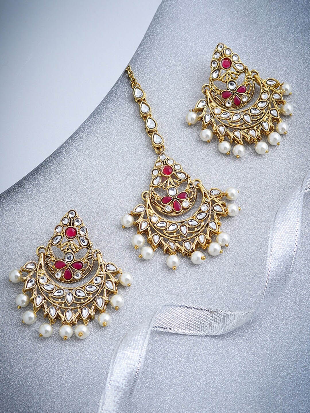 

Sukkhi Gold-Plated Kundan Studded Jewellery Set