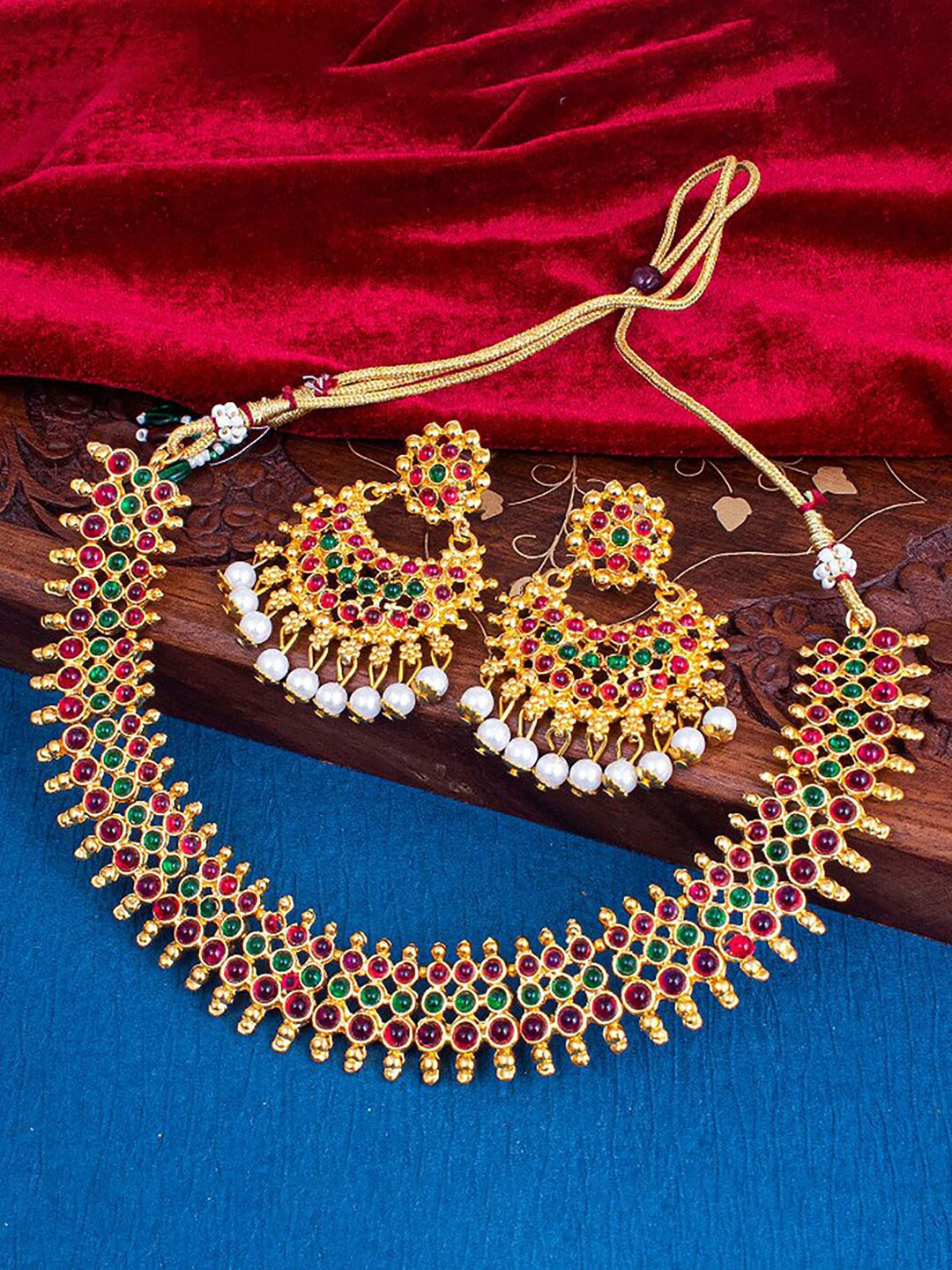 

Sukkhi Gold-Plated Stone-Studded Jewellery Set