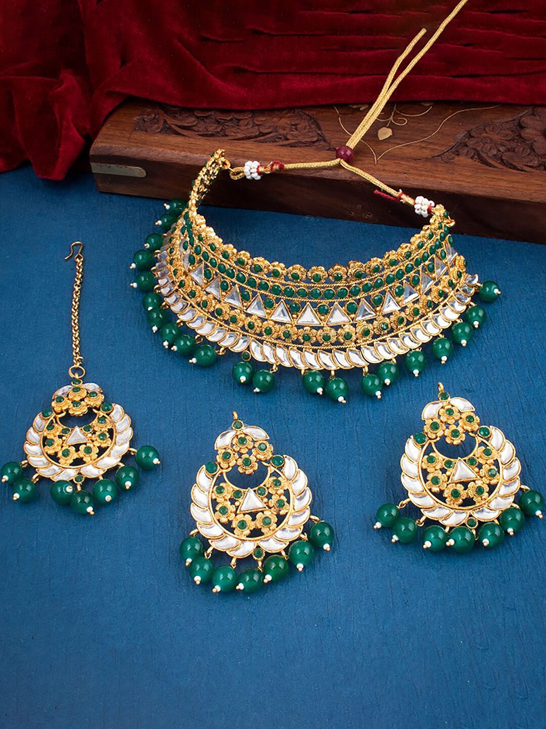 

Sukkhi Gold-Plated Stone-Studded & Beaded Jewellery Set