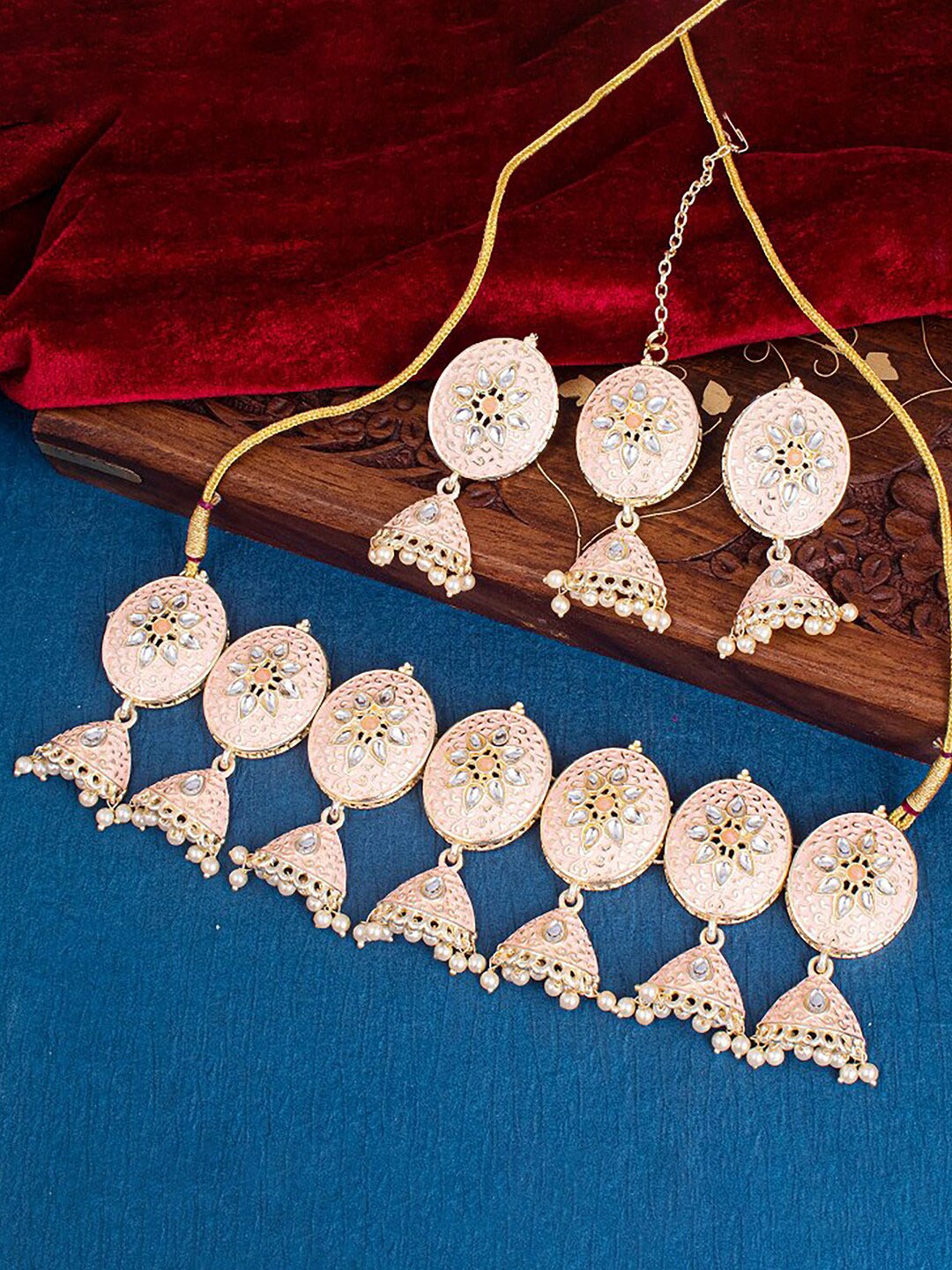 

Sukkhi Gold-Plated Kundan-Studded & Pearl Beaded Jewellery Set