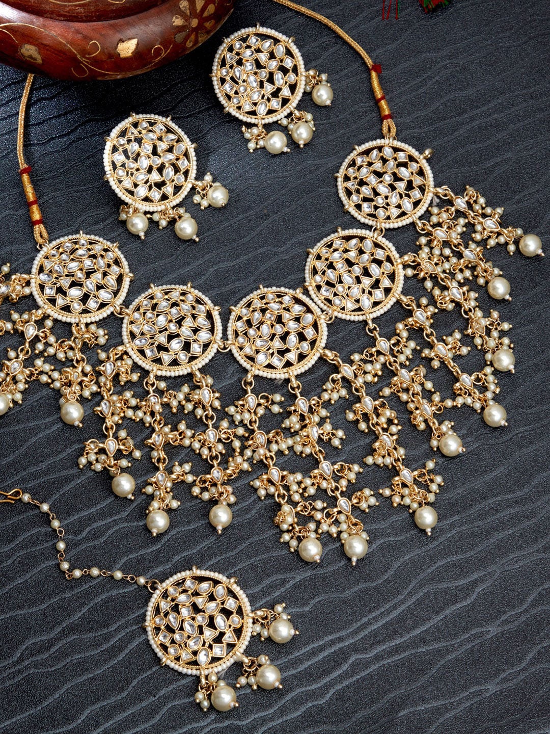 

Sukkhi Gold-Plated Kundan-Studded and Beaded Jewellery Set