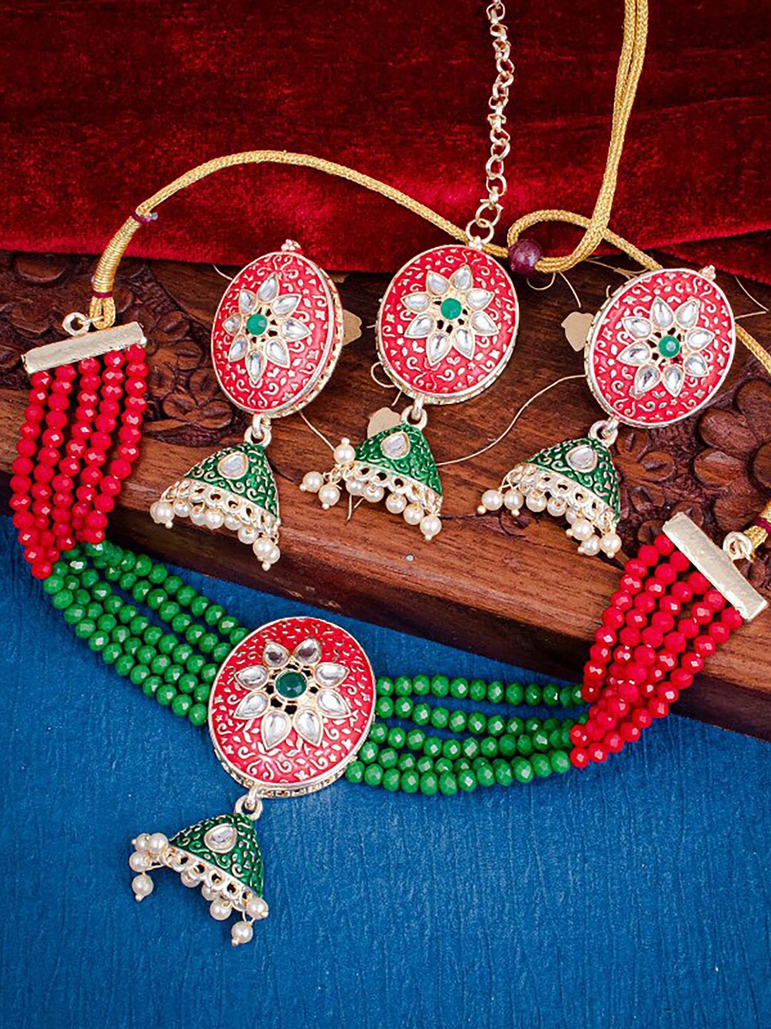 

Sukkhi Gold-Plated Kundan-Studded and Beaded Necklace & Earrings Set With Maang Tika