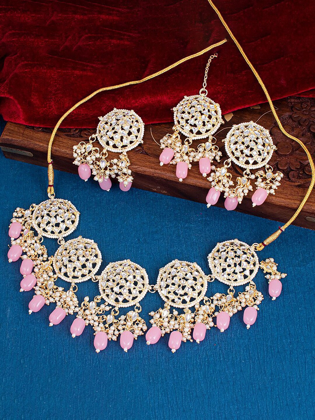 

Sukkhi Gold-Plated Kundan-Studded & Pearl Beaded Jewellery Set