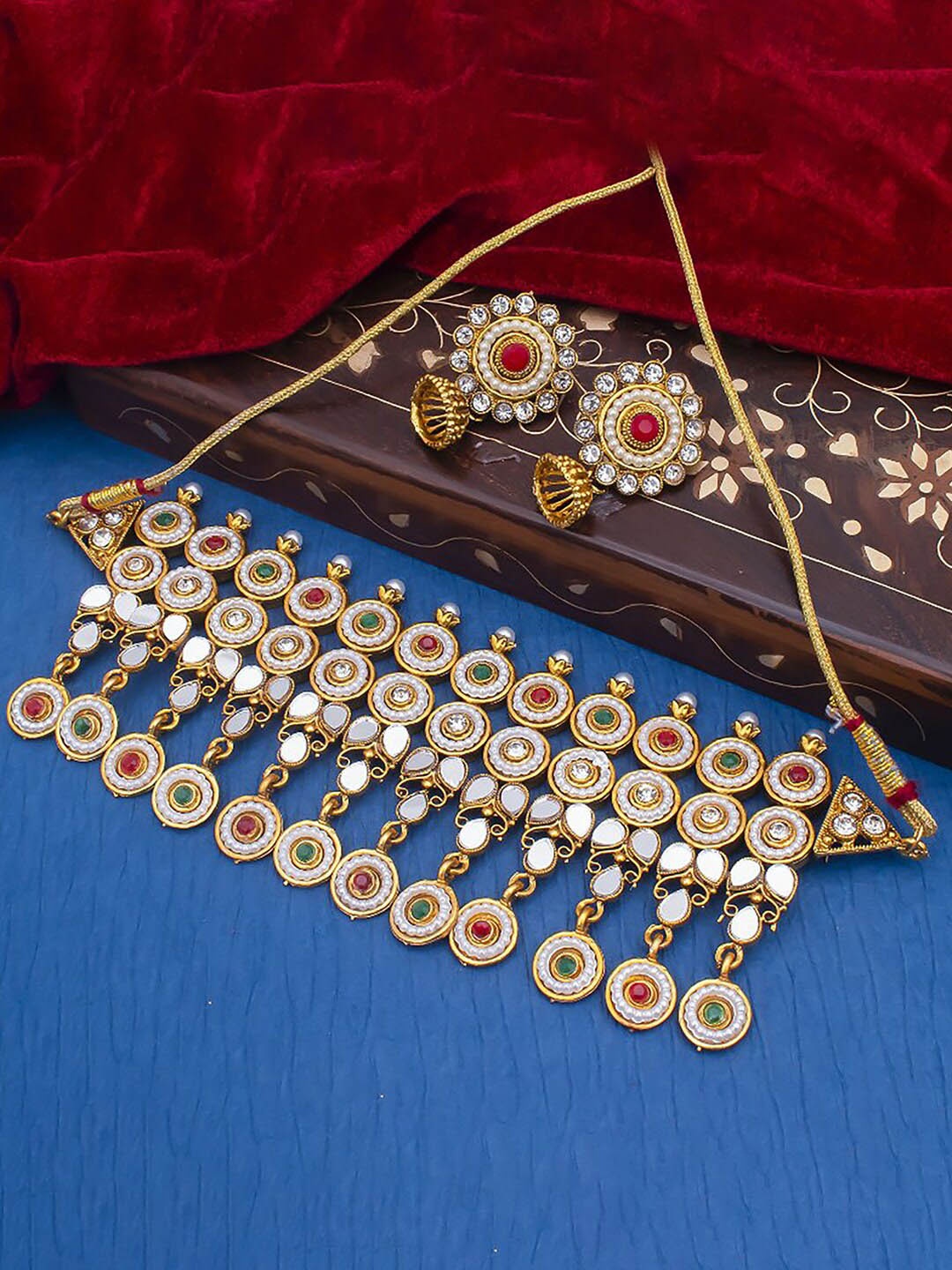 

Sukkhi Gold-Plated Stone-Studded & Beaded Choker Jewellery Set