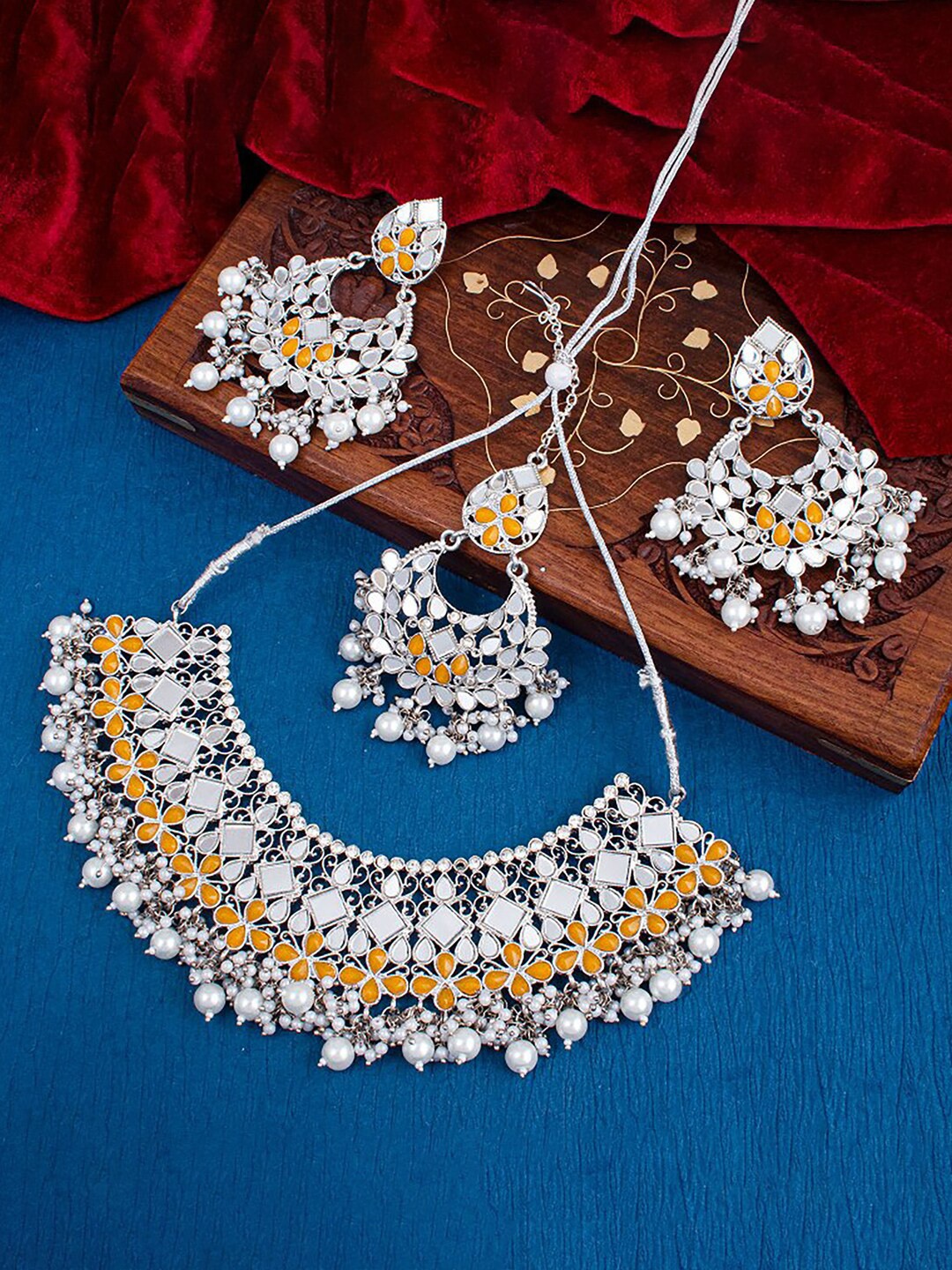 

Sukkhi Rhodium-Plated Stone-Studded & Beaded Jewellery Set, Silver