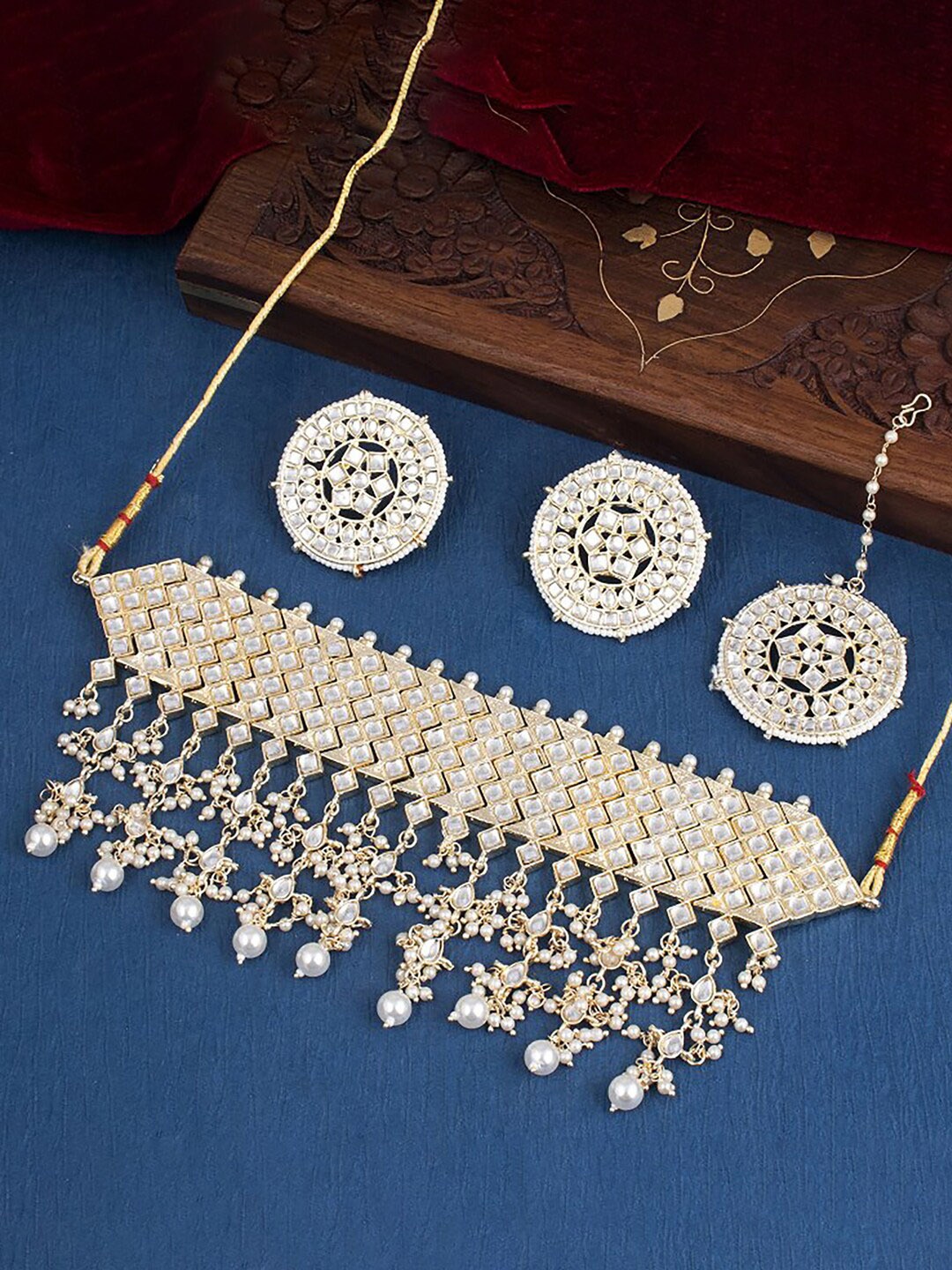 

Sukkhi Gold-Plated Kundan-Studded & Pearl Beaded Jewellery Set