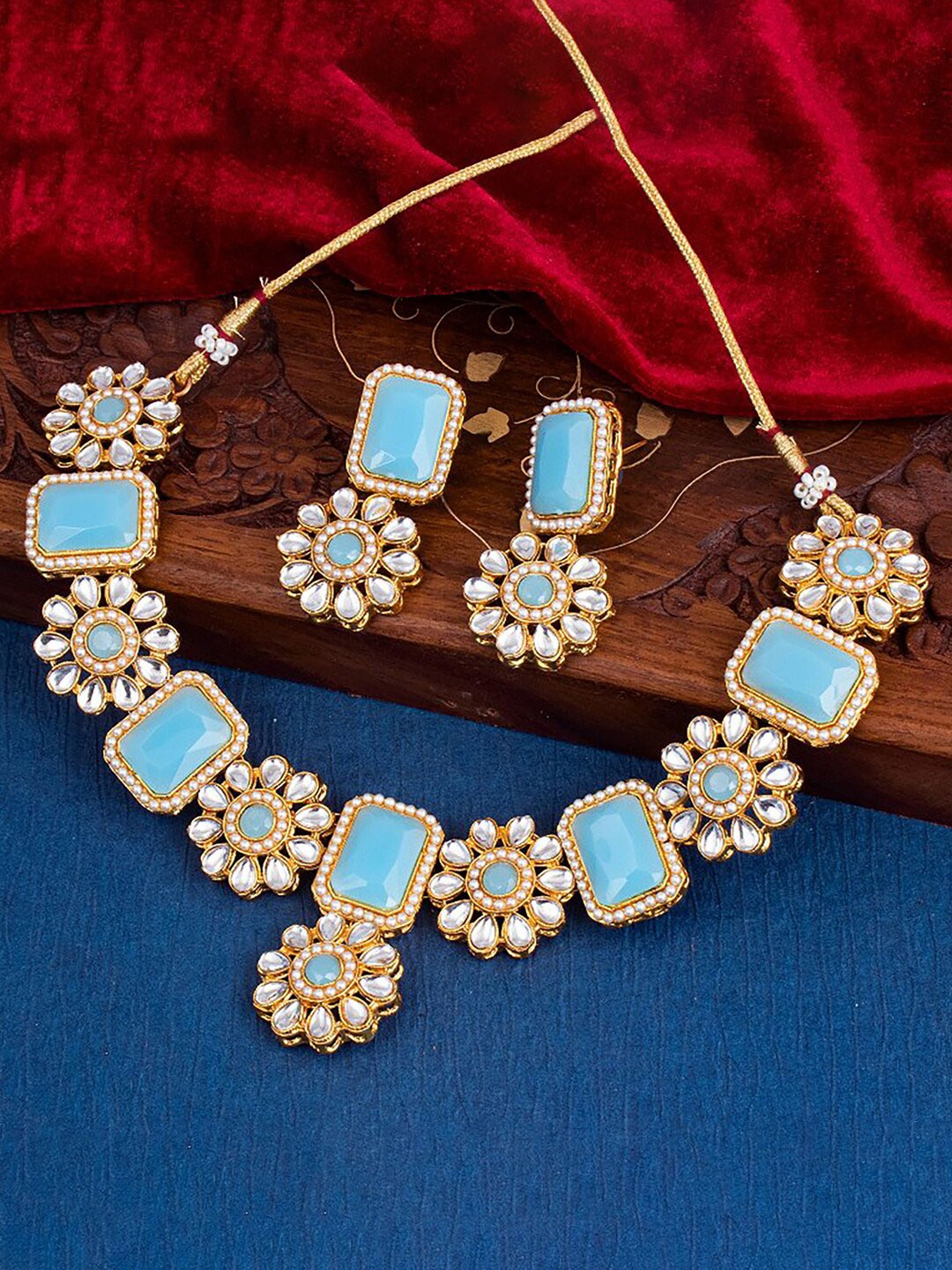 

Sukkhi Gold-Plated Kundan-Studded Jewellery Set