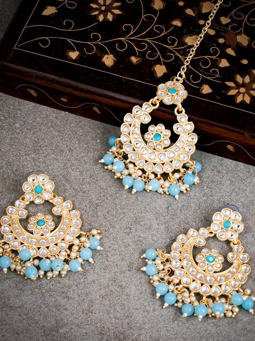 

Sukkhi Gold-Plated Kundan-Studded & Pearl Beaded Jewellery Set