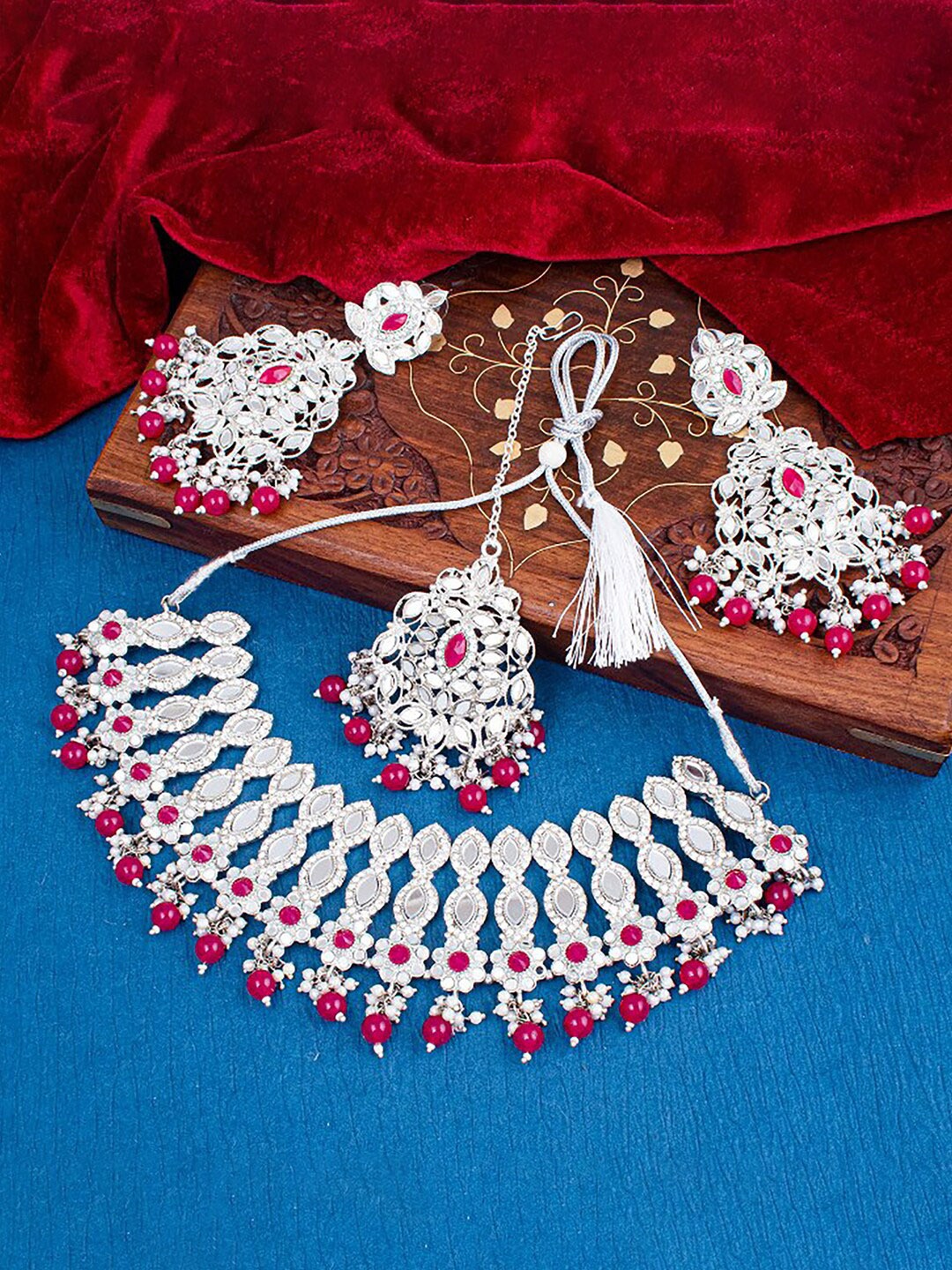 

Sukkhi Rhodium Plated Stone-Studded & Beaded Jewellery Set, Silver