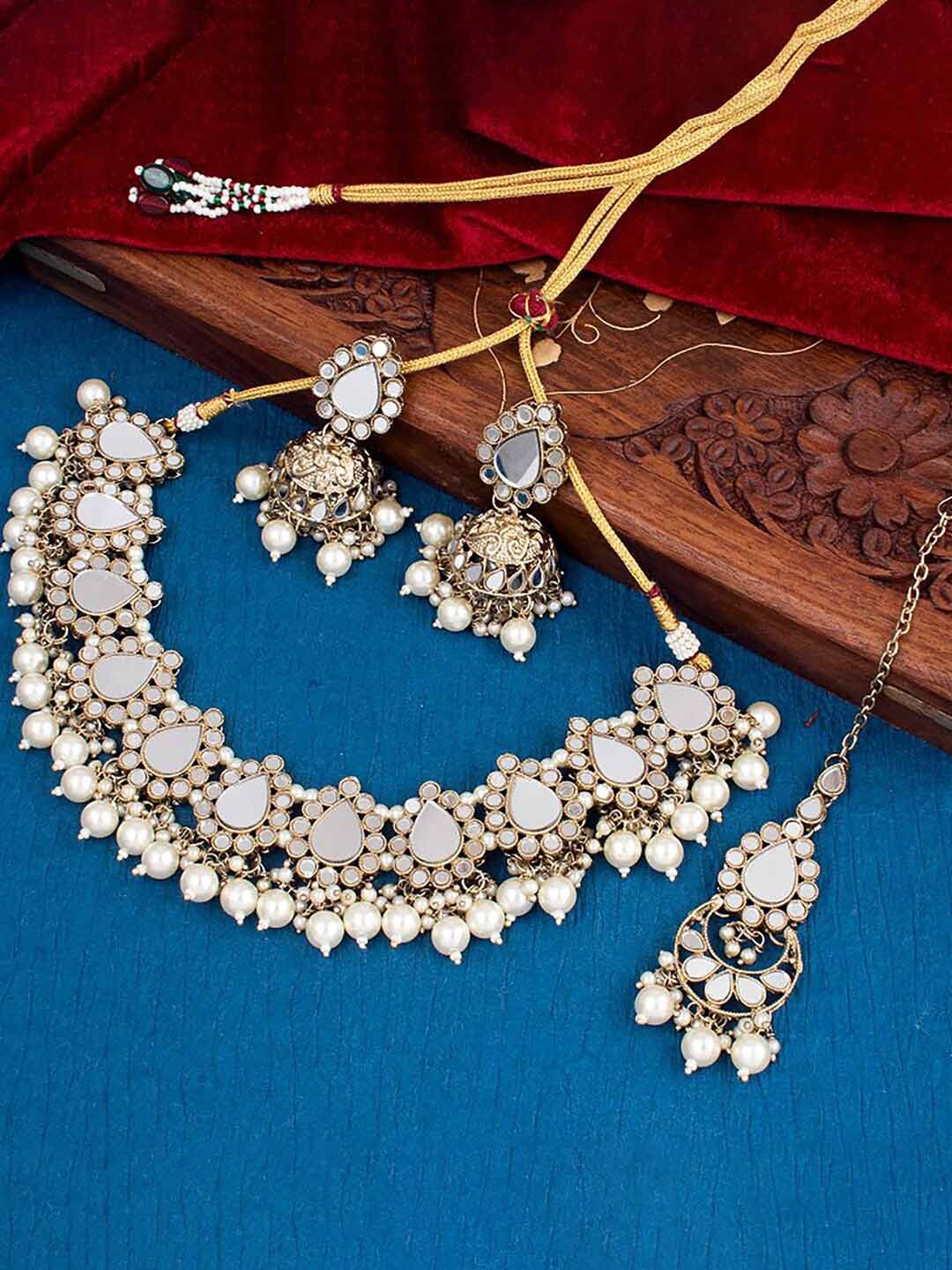 

Sukkhi Gold-Plated Stone-Studded & Pearl Beaded Jewellery Set