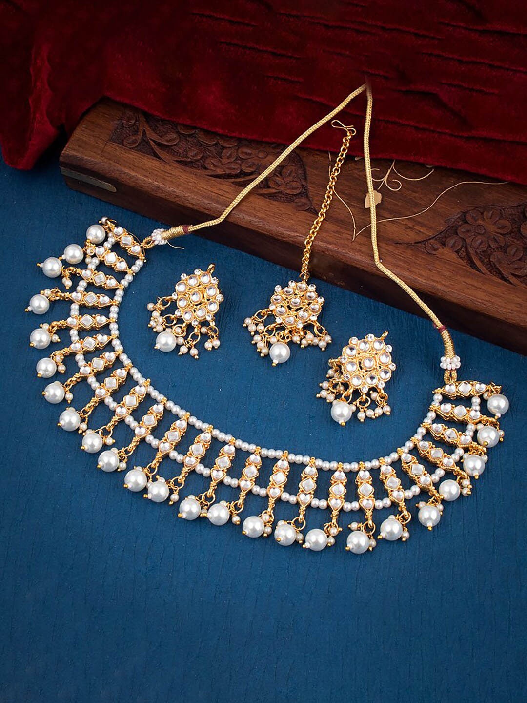 

Sukkhi Gold-Plated Stone-Studded & Pearl Beaded Jewellery Set