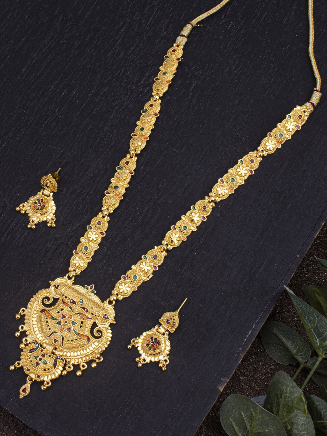 

Sukkhi Gold-Plated Enameled Detail Ethnic Motif Jewellery Set