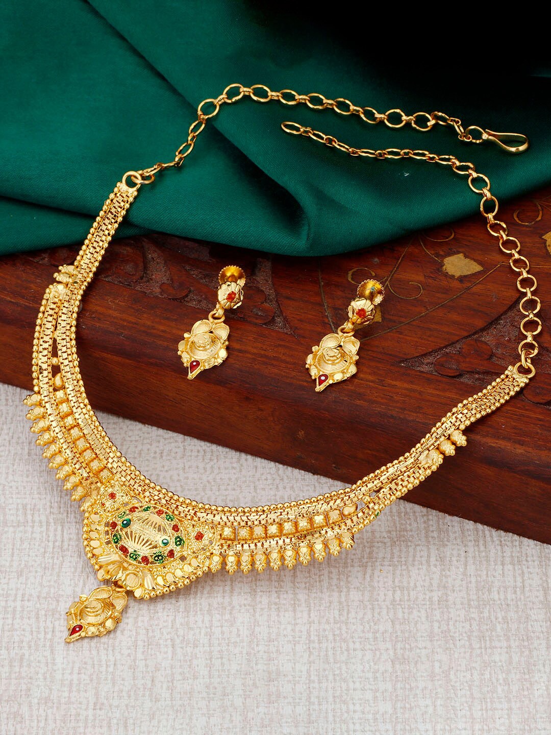 

Sukkhi Gold-Plated Ethnic Motif Jewellery Set