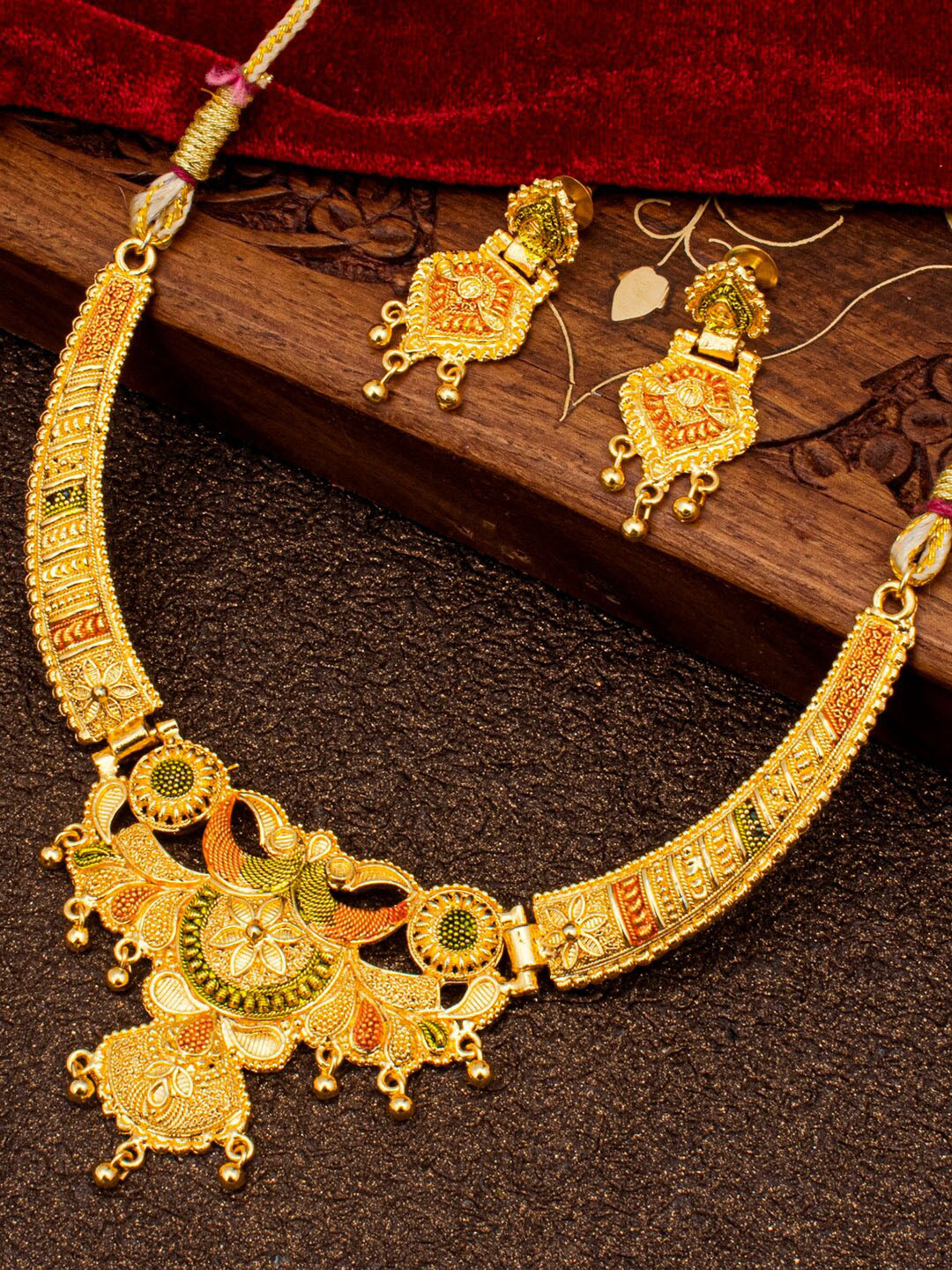 

Sukkhi Gold-Plated Jewellery Set