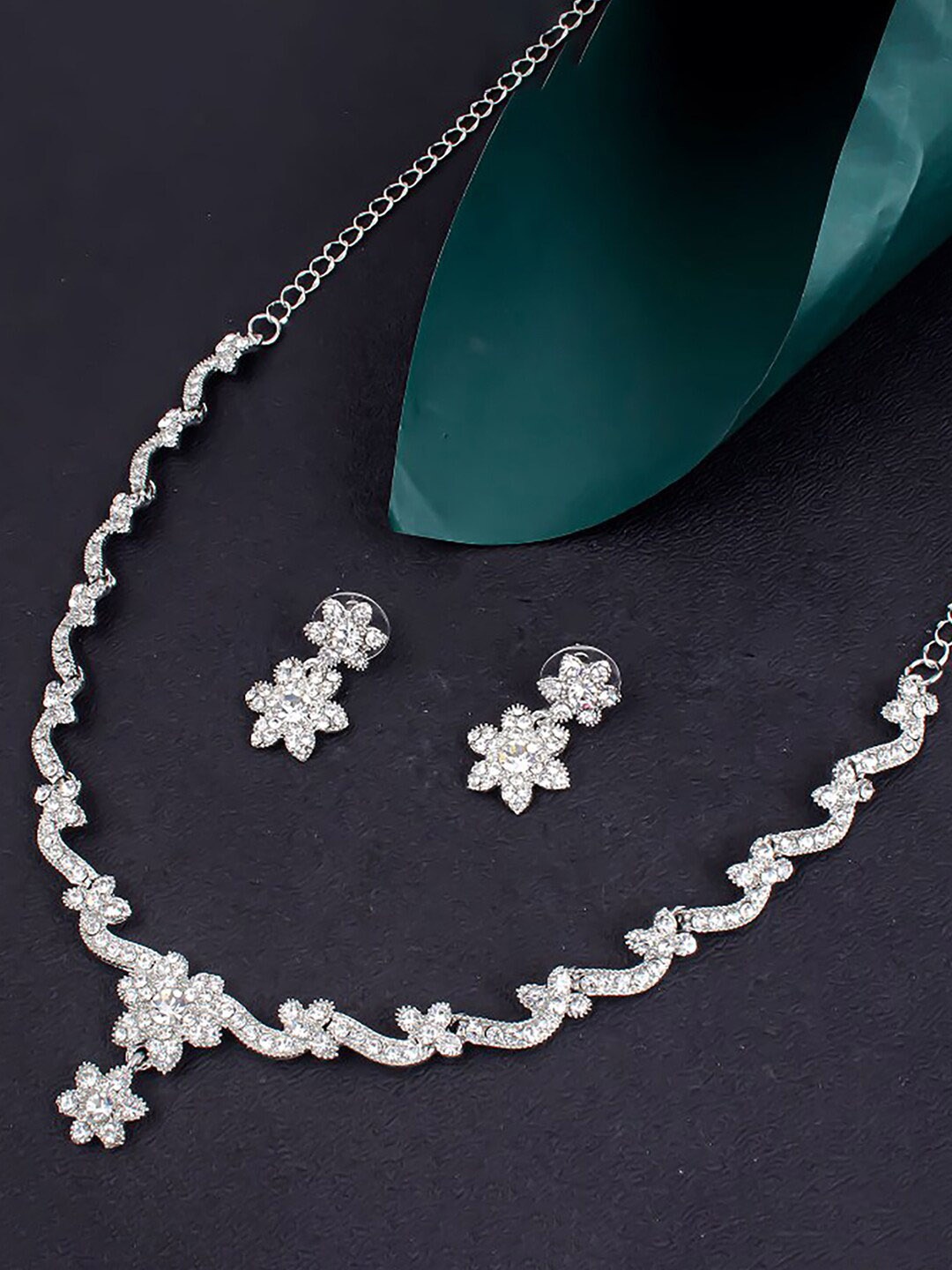 

Sukkhi Rhodium-Plated Stone-Studded Jewellery Set, Silver