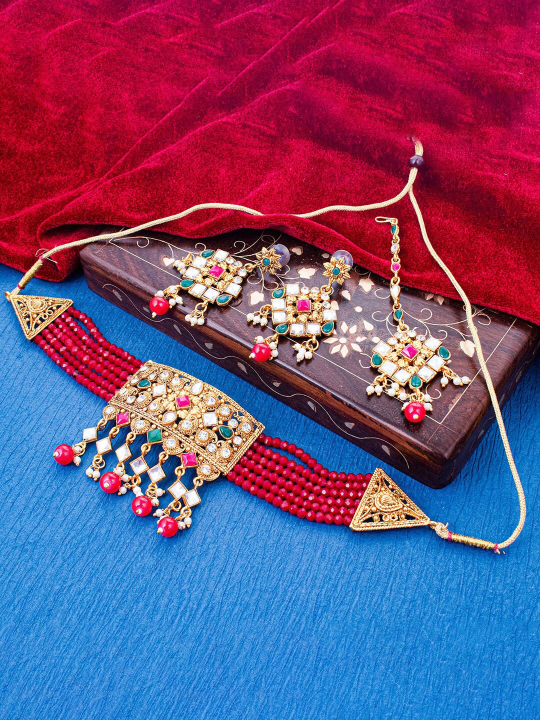 

Sukkhi Gold-Plated Stone-Studded & Beaded Jewellery Set