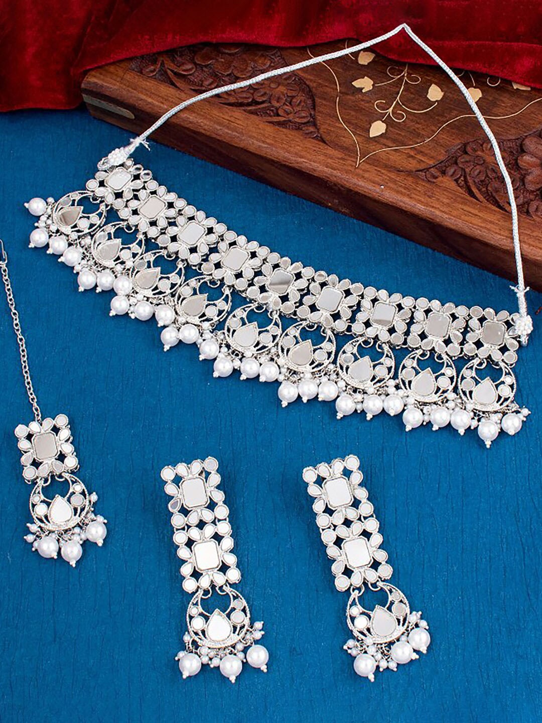 

Sukkhi Rhodium-Plated Stone-Studded & Beaded Jewellery Set, Silver