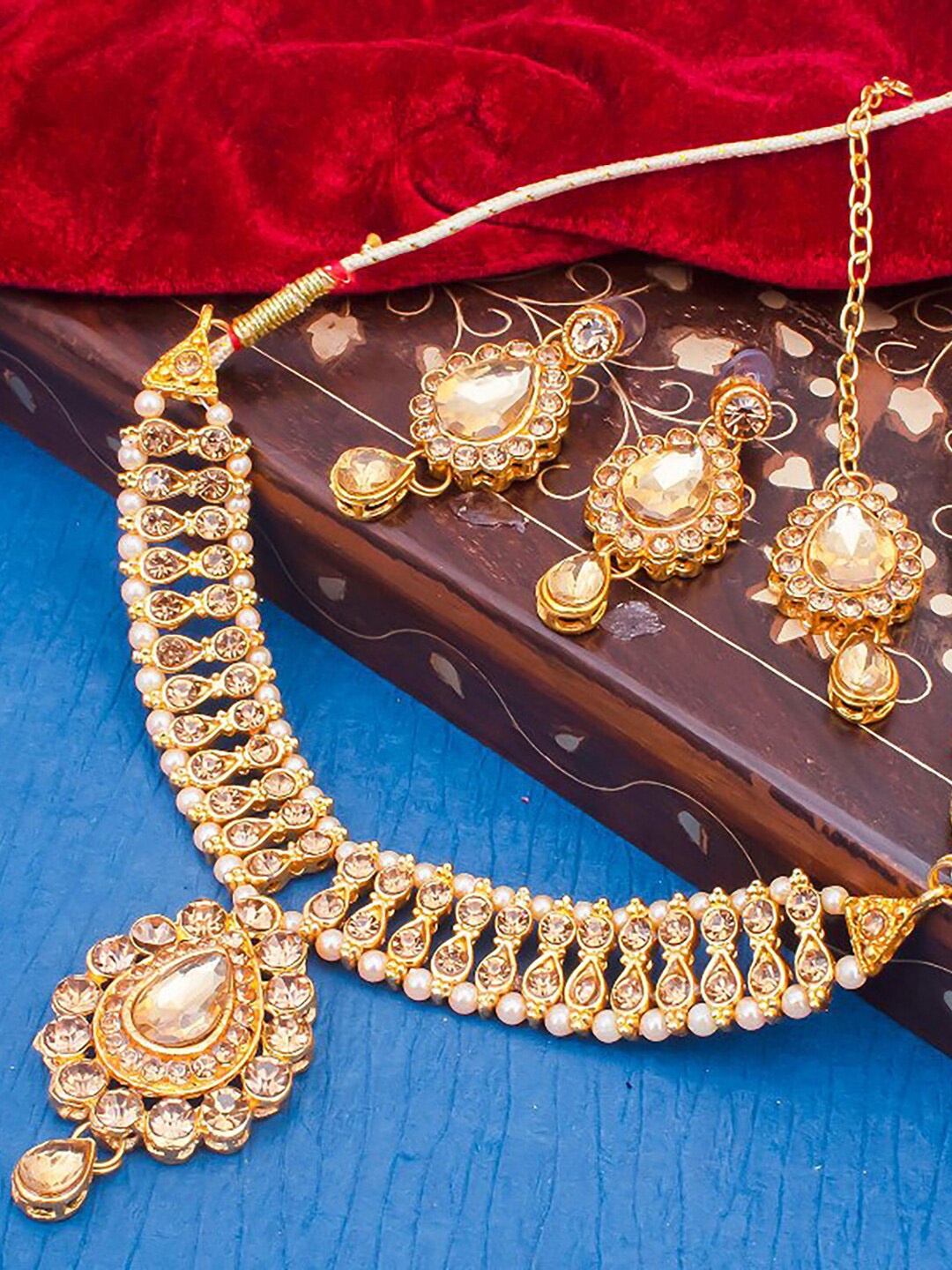 

Sukkhi Gold-Plated Stone-Studded & Beaded Necklace and Earrings with Maang Tika