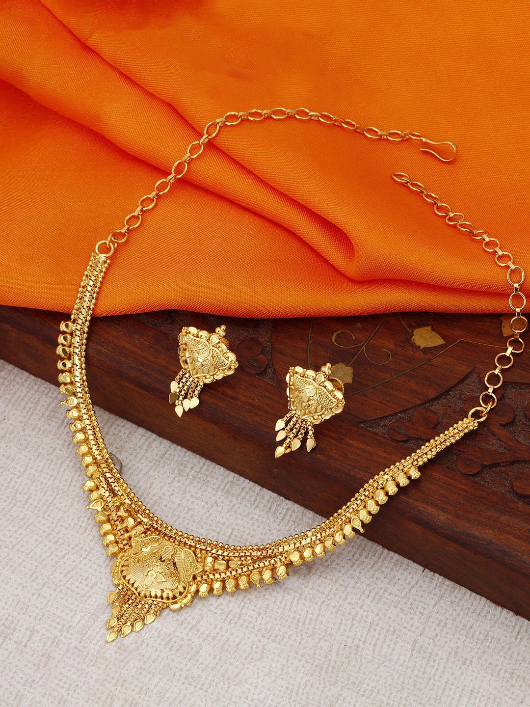 

Sukkhi 24KT Gold-Plated Floral Design Necklace and Earrings