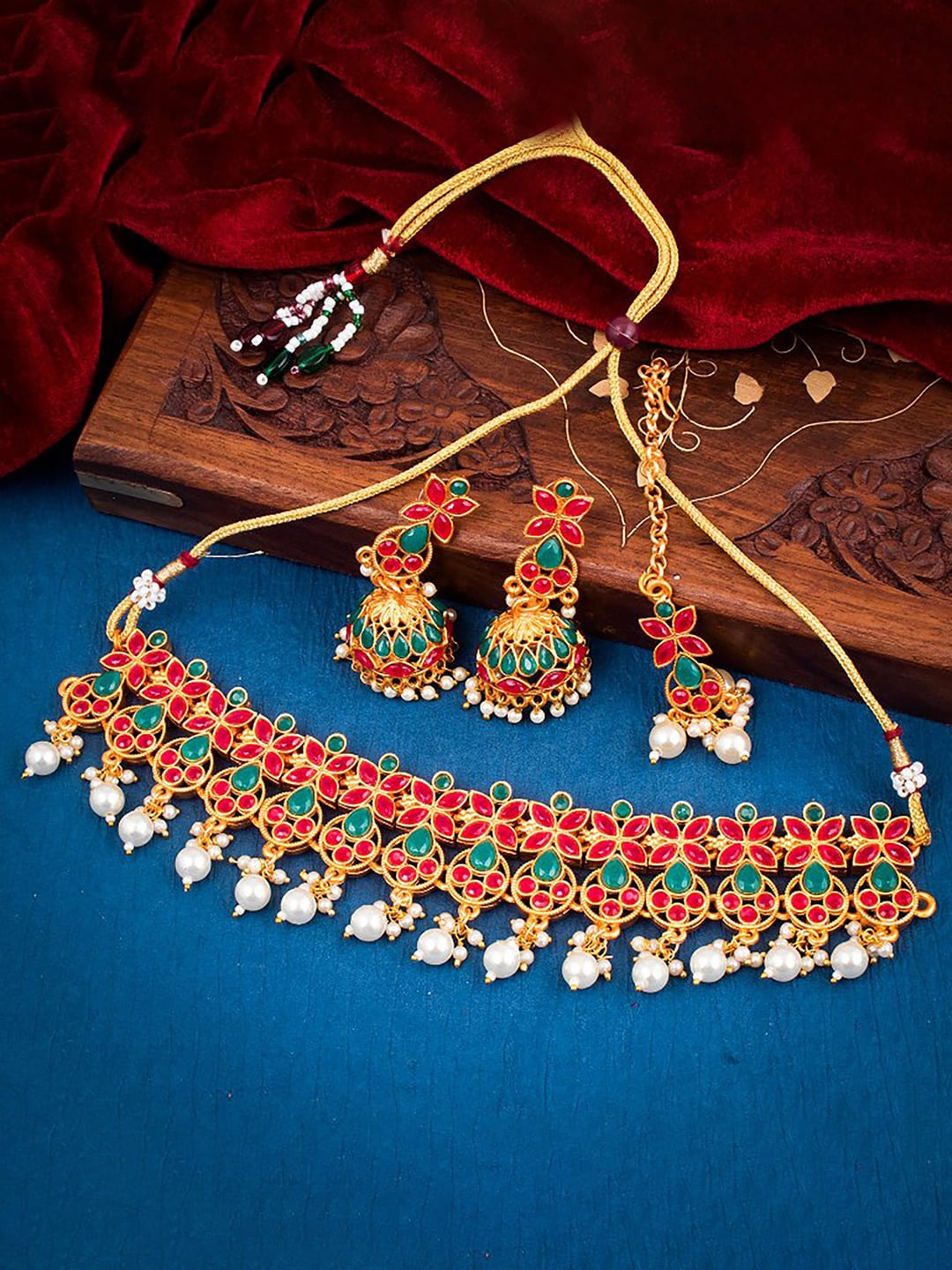 

Sukkhi Gold-Plated Stone-Studded & Beaded Jewellery Set