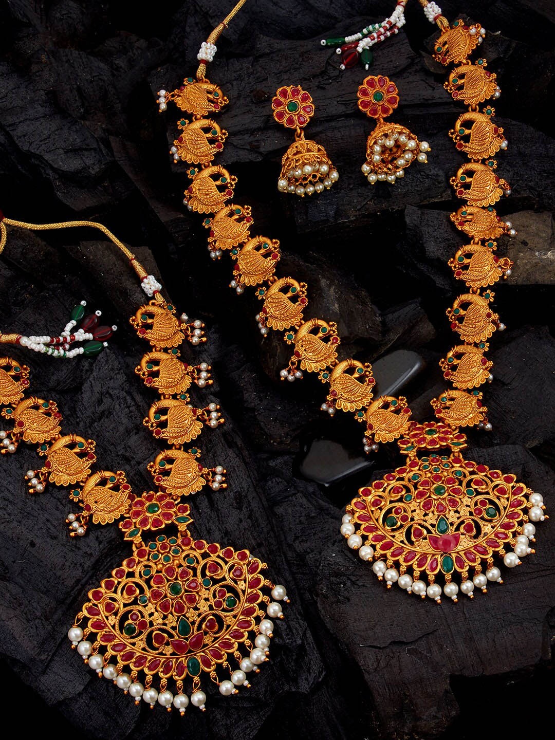 

Sukkhi Gold-Plated Stone-Studded Temple Jewellery Set