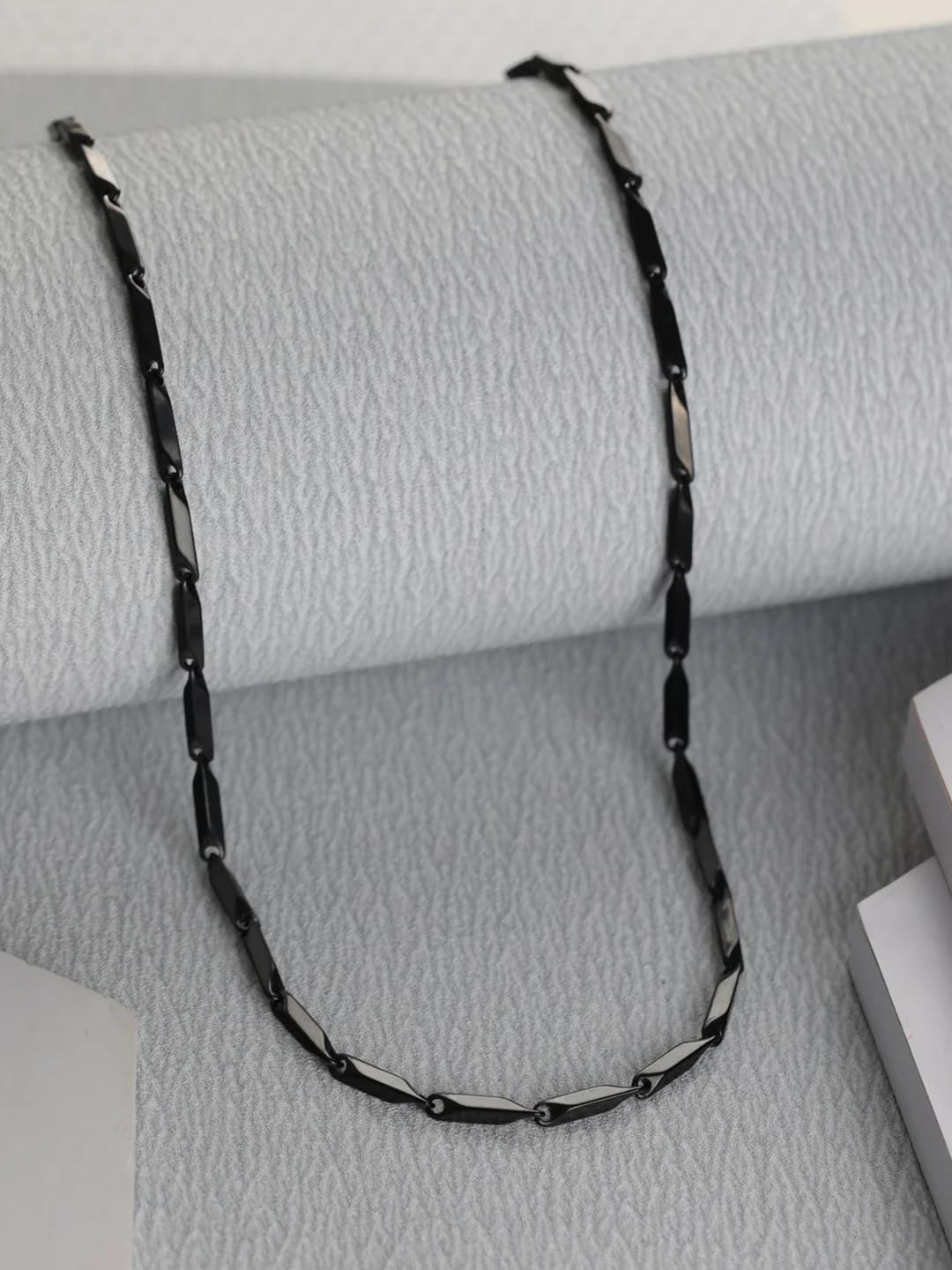 

Fashion Frill Men Silver-Plated Rice Chain, Black