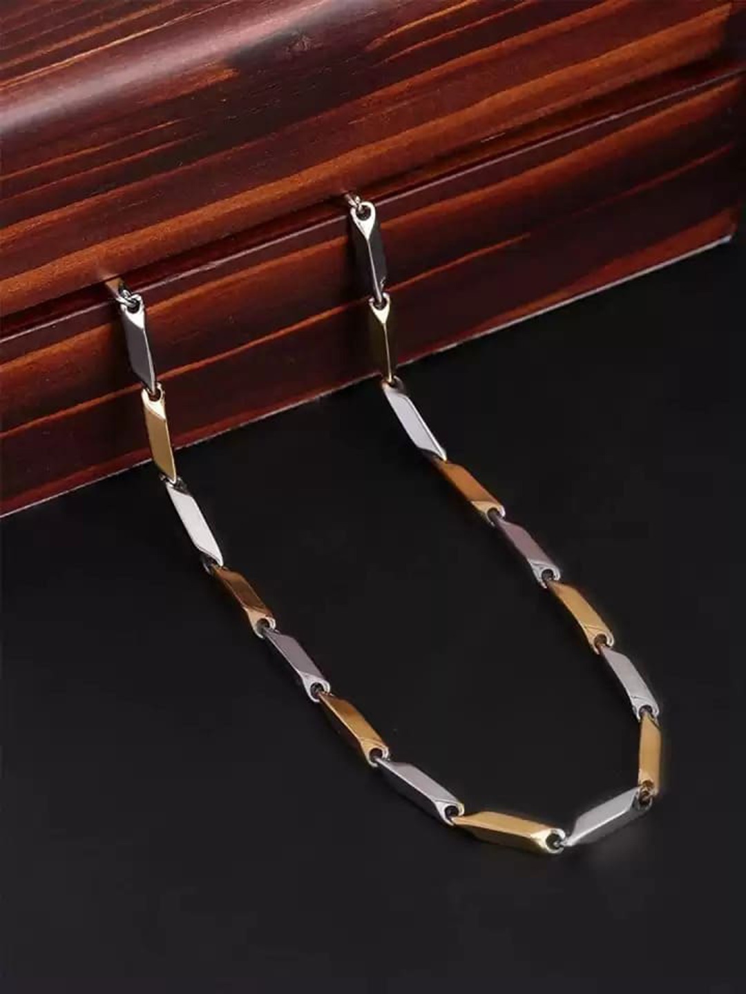 

Fashion Frill Men Gold-Plated Chain