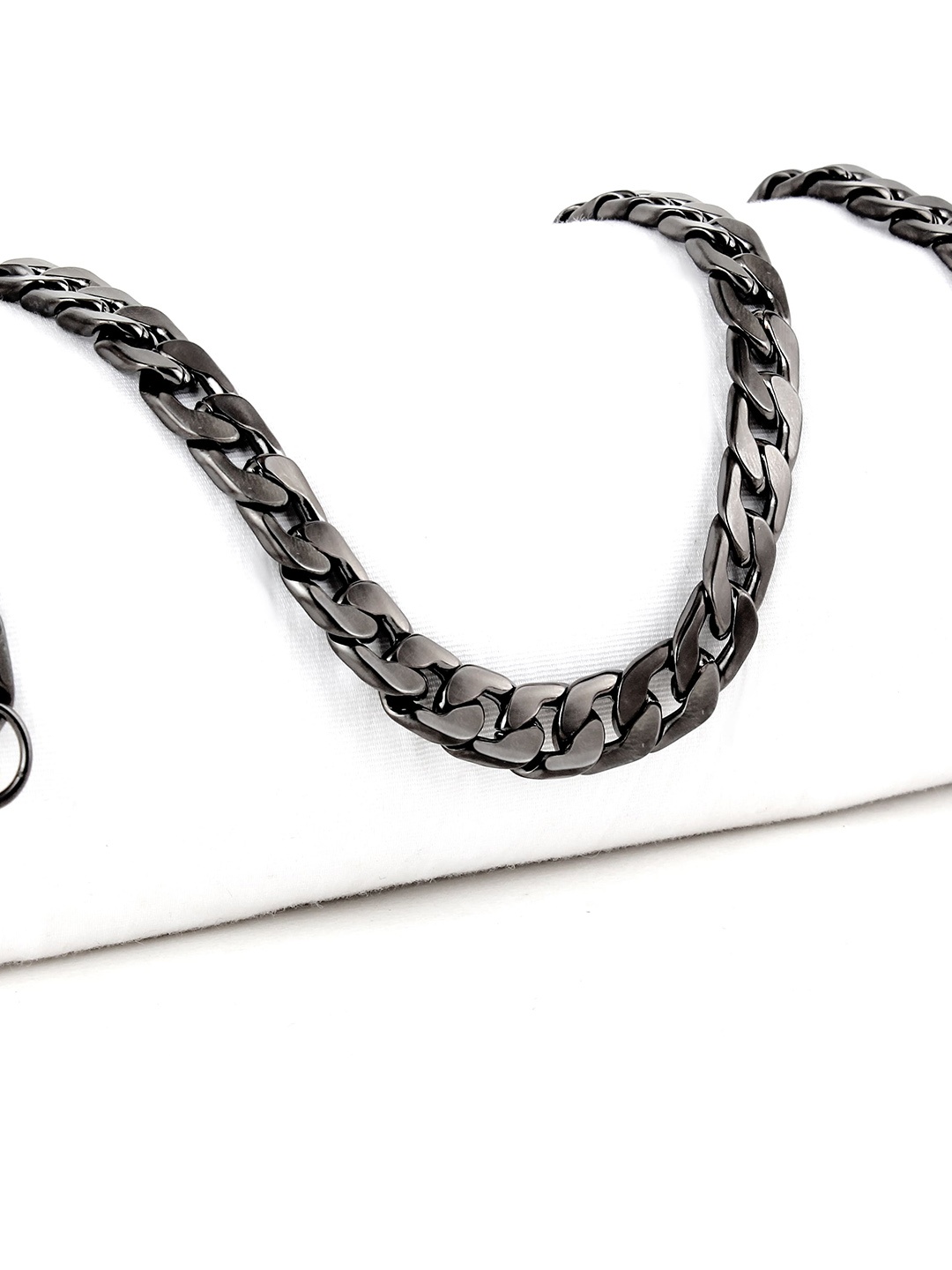 

Fashion Frill Men Silver-Plated Stainless Steel Statement Chain, Black