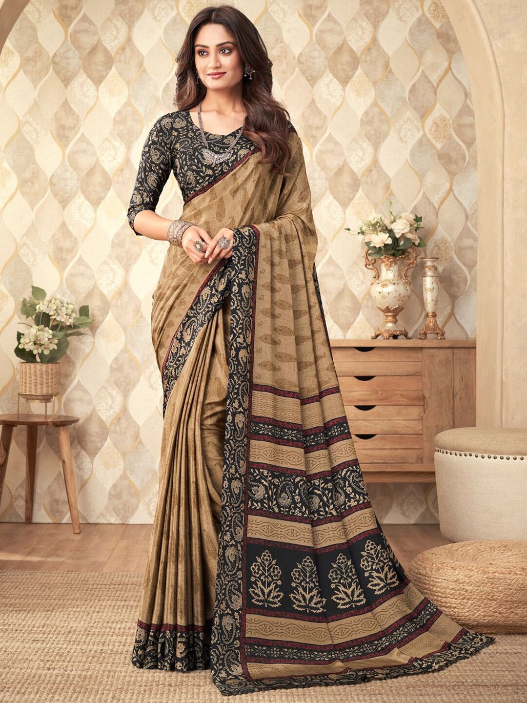 

Kasak Paisley Printed Pure Crepe Saree, Beige