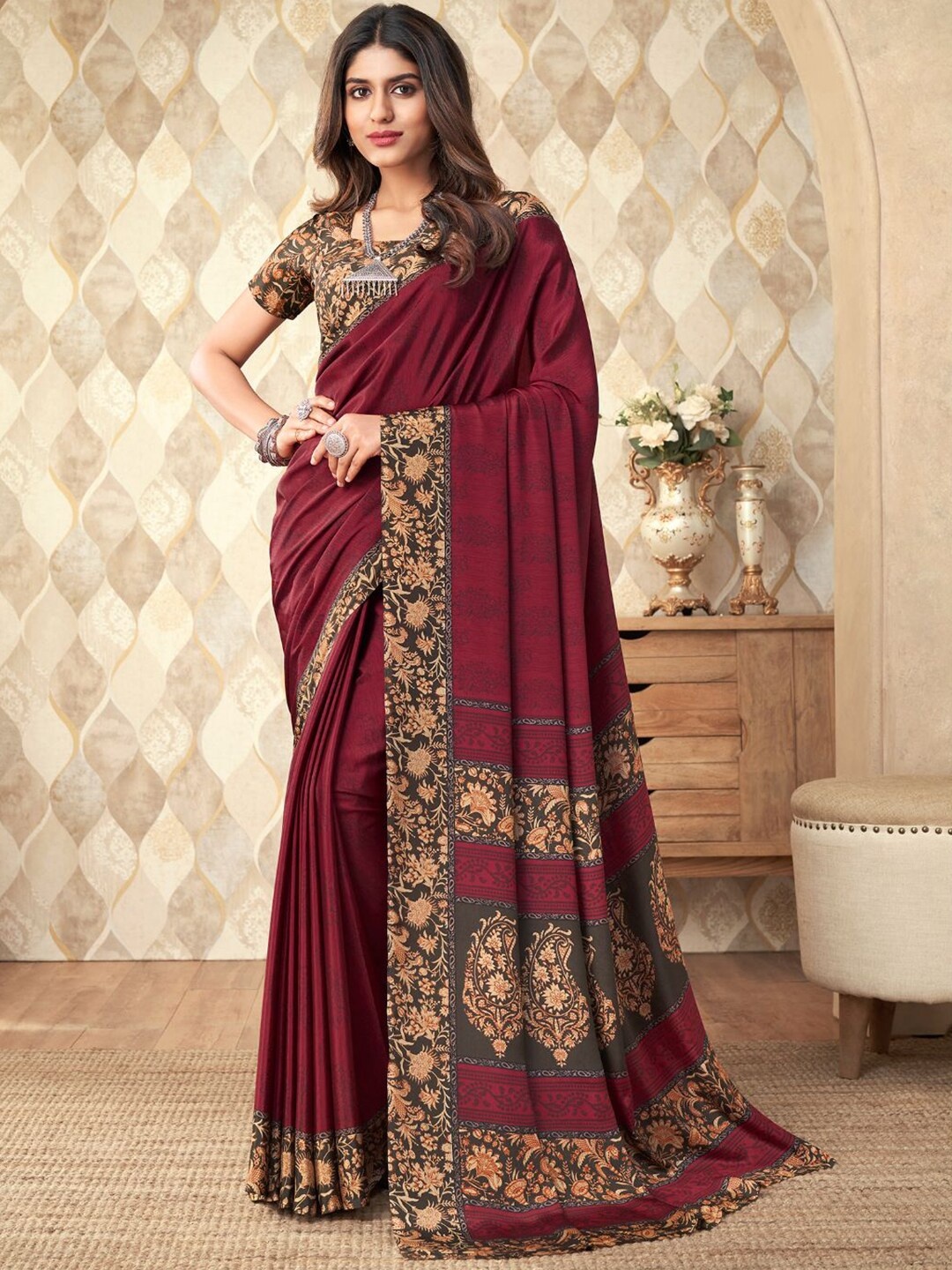 

Kasak Floral Printed Pure Crepe Saree, Red