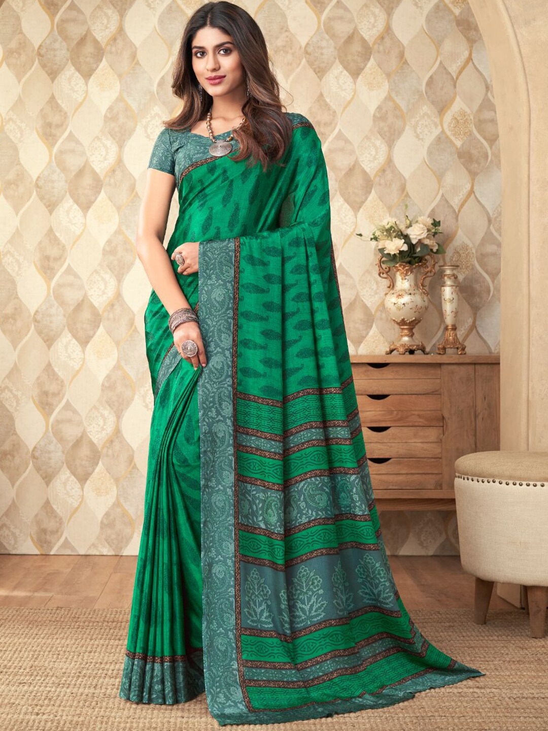 

Kasak Paisley Printed Pure Crepe Saree, Green