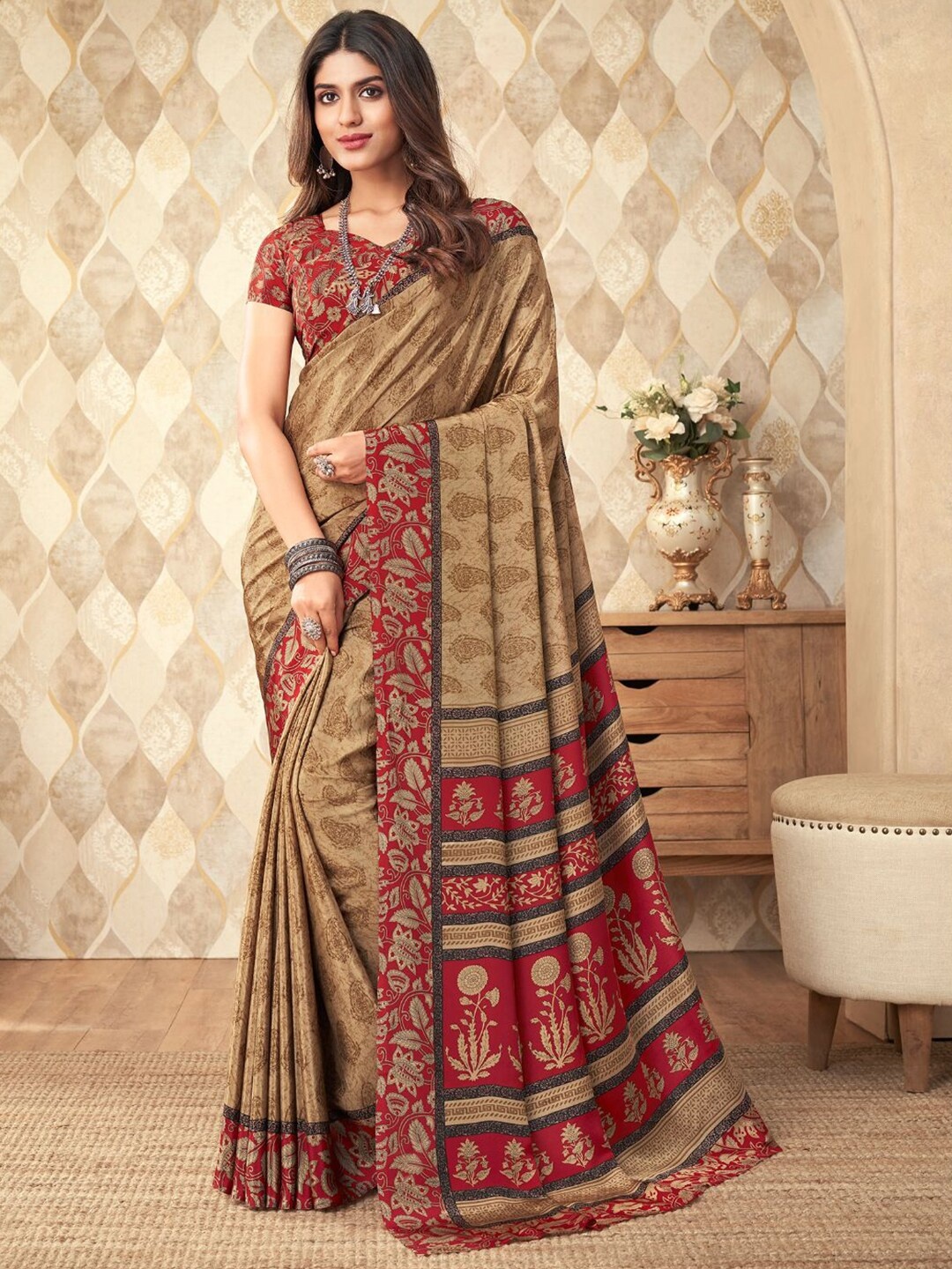 

Kasak Floral Printed Pure Crepe Saree, Beige