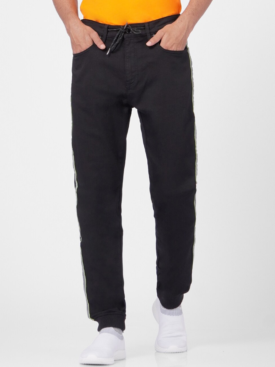

Jack & Jones Men Low-Rise Joggers, Black