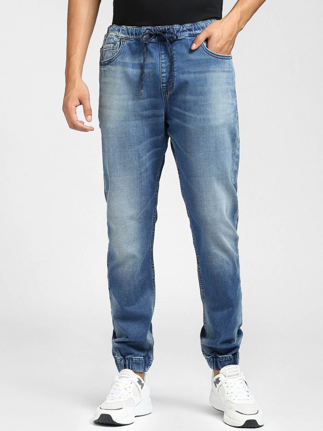 

Jack & Jones Men Jogger Fit Low-Rise Heavy Fade Jeans, Blue
