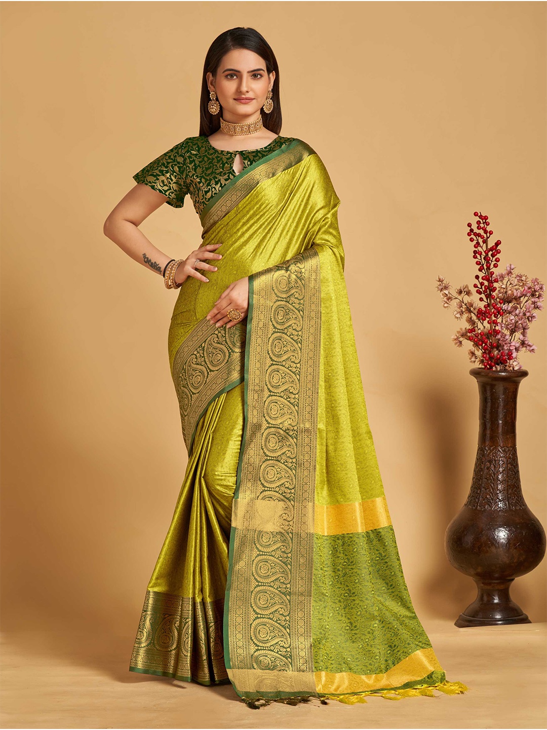 

Mitera Olive Green & Gold-Toned Woven Design Zari Silk Cotton Banarasi Saree