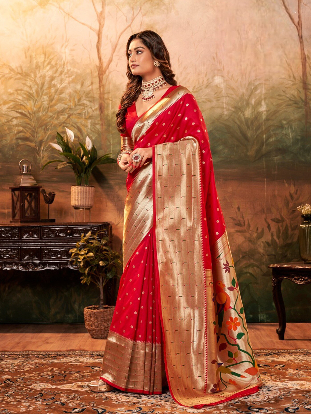 

Mitera Red & Gold-Toned Floral Woven Design Zari Silk Blend Paithani Saree