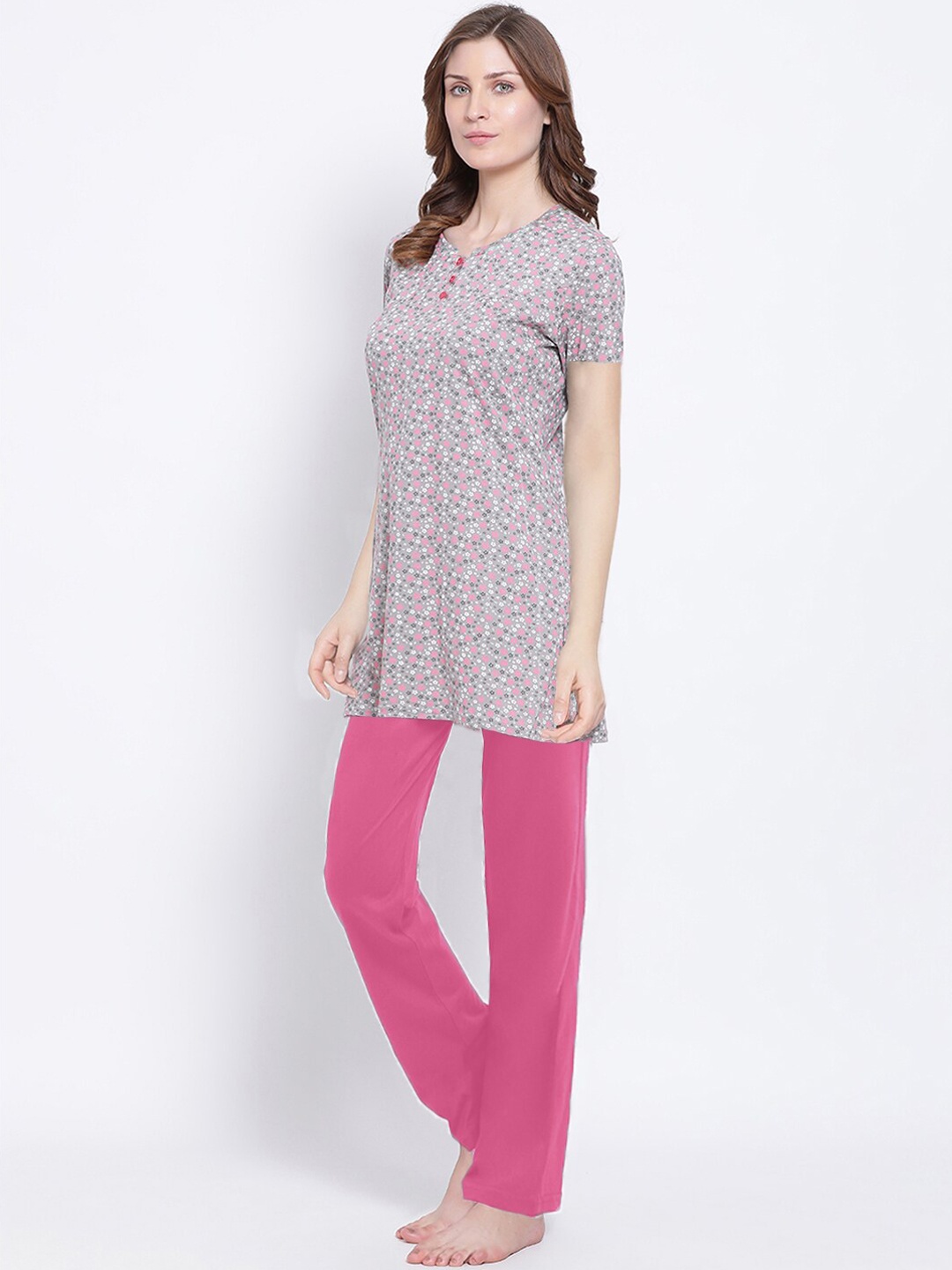 

Kanvin Grey & Pink Floral Printed Pure Cotton Night Suit