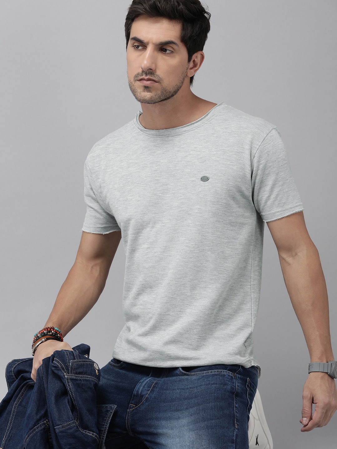 

Roadster Men Grey Melange T-shirt