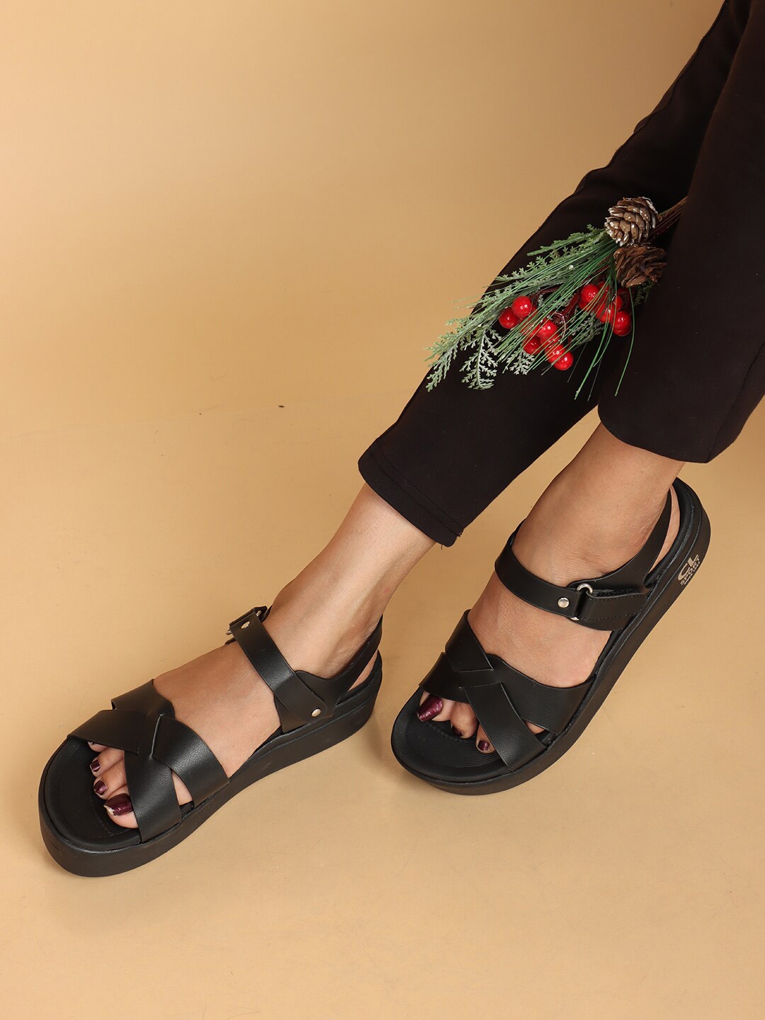 Carlton London sports Textured Open Toe Comfort Heels, Black
