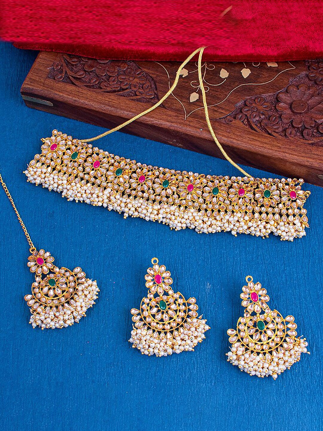 

Sukkhi Gold-Plated Kundan-Studded Jewellery Set With Maangtika