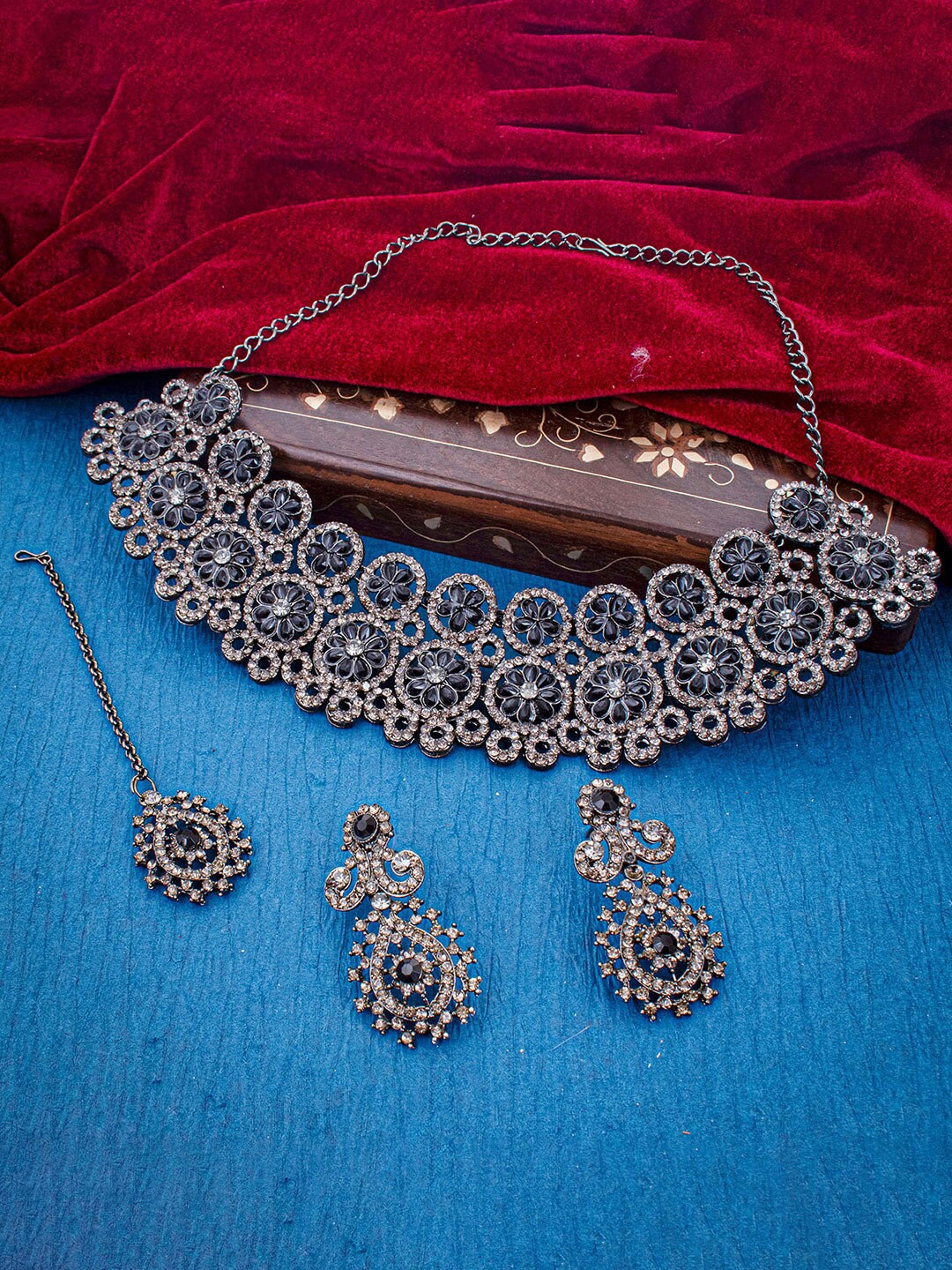 

Sukkhi Rhodium-Plated Stone-Studded Jewellery Set With Maangtika, Silver